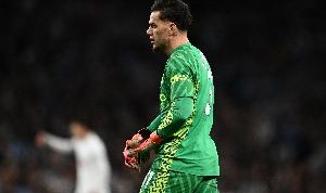 记者：加拉塔萨雷已和埃德森达成协议，曼城随后将报价多纳鲁马