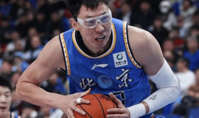 开云体育官网-周琦第四节没有出战，全场出战18分钟得到5分9篮板1抢断2帽