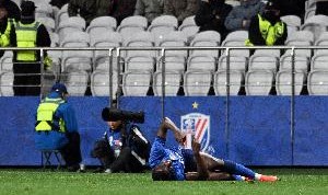 记者：蒋圣龙、朱辰杰伤势均未痊愈 阿马杜已能取下护具独立行走