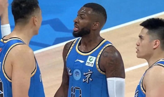 北京首钢106-92险胜南京，球员表现评分 2人满分 3人优秀 2人及格